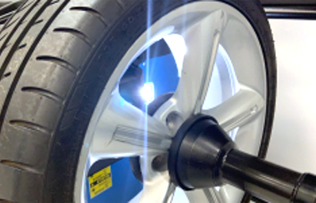 rim lighting for a wheel balancer